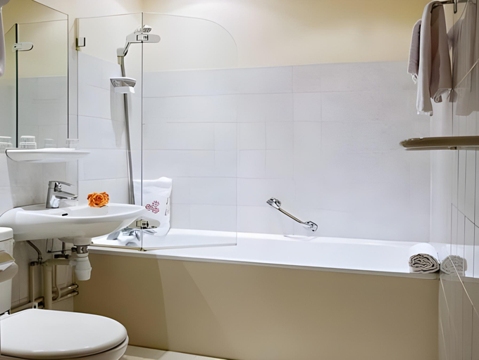 Bathroom 3, Hotel Roses, Bas-Rhin