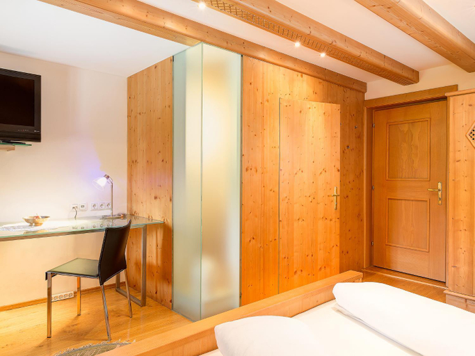 Bedroom 8