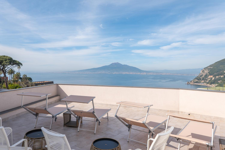 Others 2, Casa Vicana, Napoli