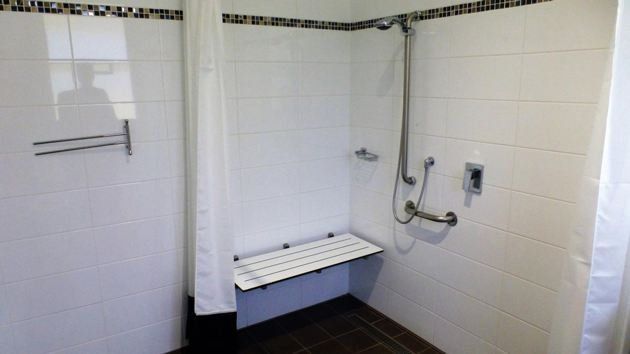 Bathroom 4