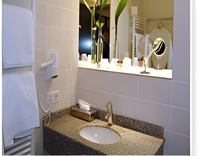 Bathroom 4, Hotel Konig Ludwig II, München