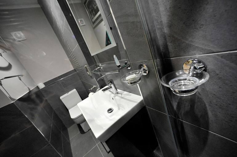Bathroom 3, The Pilot Inn, East Sussex