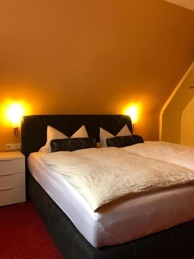 Bedroom 3, HOTEL ZUM SCHÜTZEN, Freudenstadt