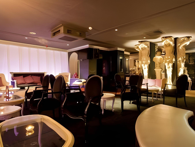 Food & Drinks 4, The Blueberry Hotel, Rhondda, Cynon, Taff