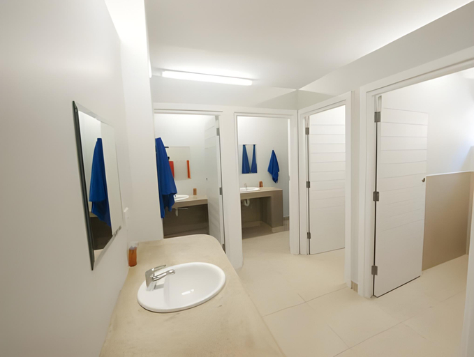 Bathroom 4, Plett Beachfront Accommodation, Eden