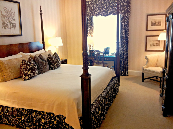 Bedroom 2, Bernards Inn, Somerset