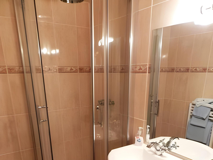 Bathroom 4, Ledgowan Lodge Hotel, Highland
