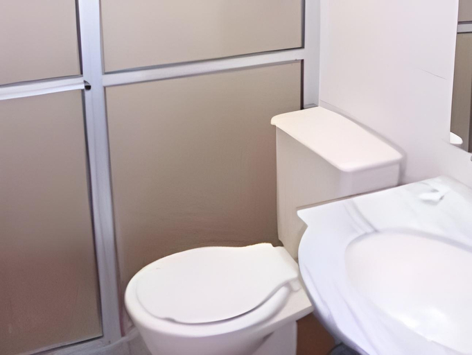 Bathroom 3, Hotel Mount Everest, Nova Friburgo