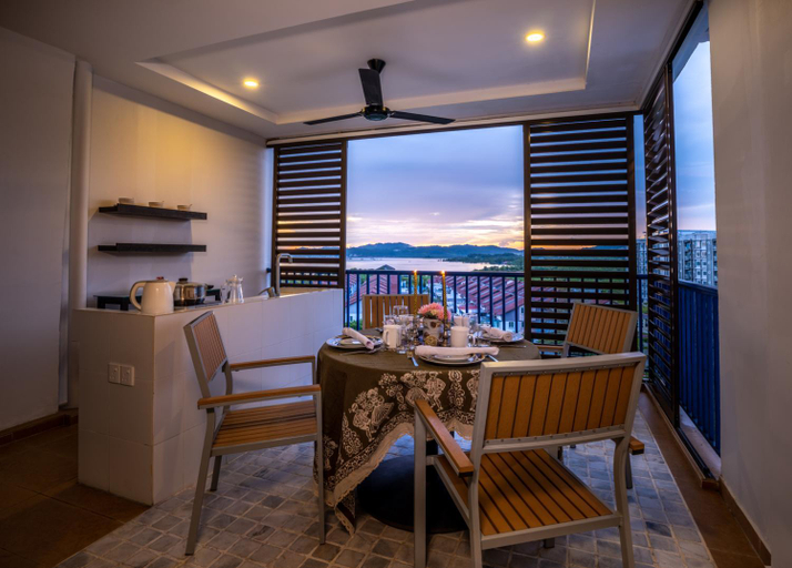 Dining Room 11
