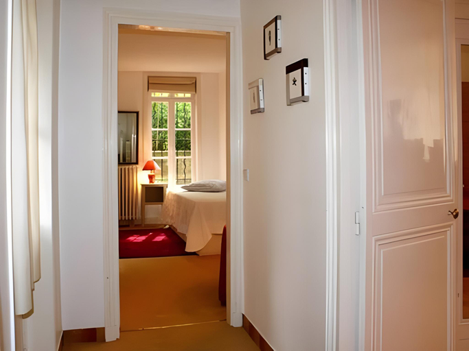 Bedroom 2, Le Castel Cabourg hotel & SPA- Restaurant La Calypso, Calvados