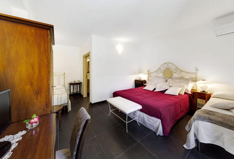 Bedroom 2, Silva Suri, Ragusa