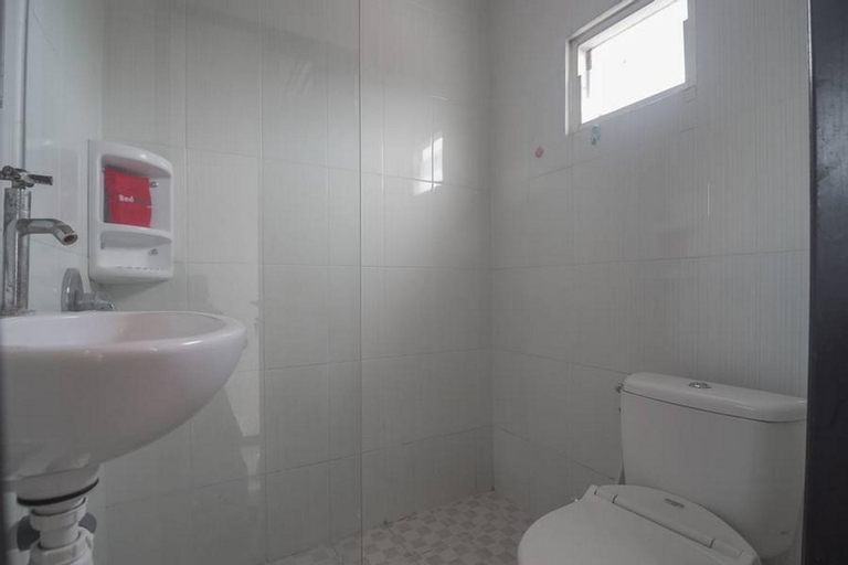 Bathroom 7