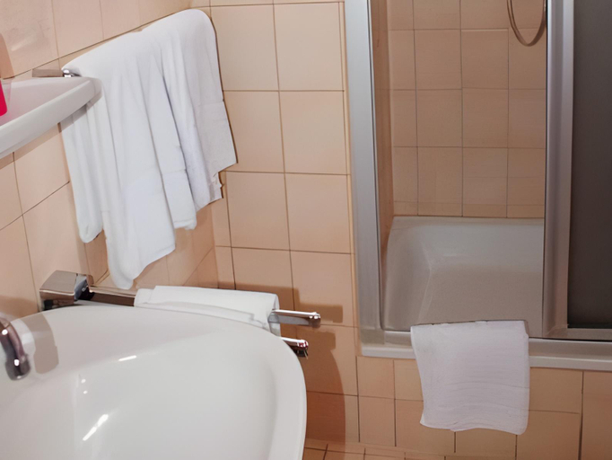 Bathroom 2, Zur Lindenau, Rheingau-Taunus-Kreis