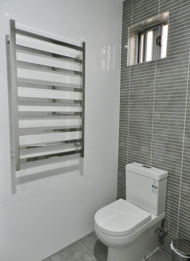 Bathroom 9