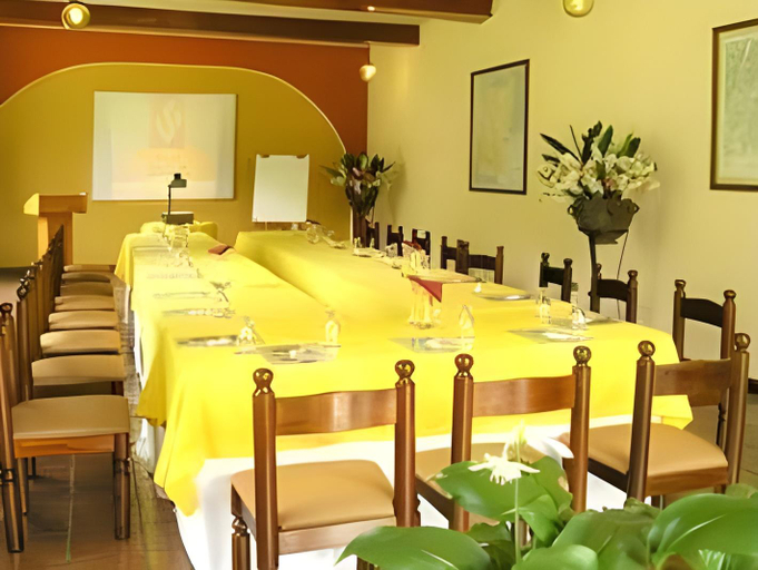 Business center, Villa Santa Catarina, NA