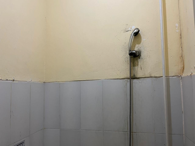 Bathroom 25