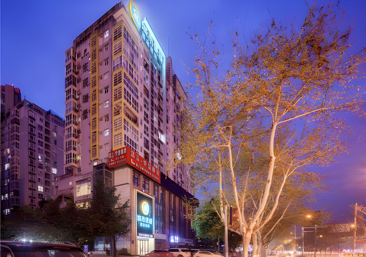 Exterior & Views