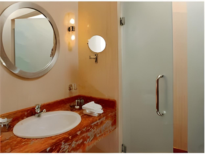 Bathroom 4, Sheraton Dreamland Hotel and Conference Center, Unorganized in Al Jizah