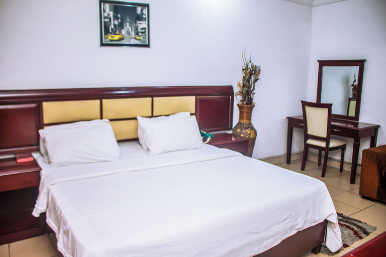 Bedroom 2, Goldstone Luxury Hotel, Obio/Akp