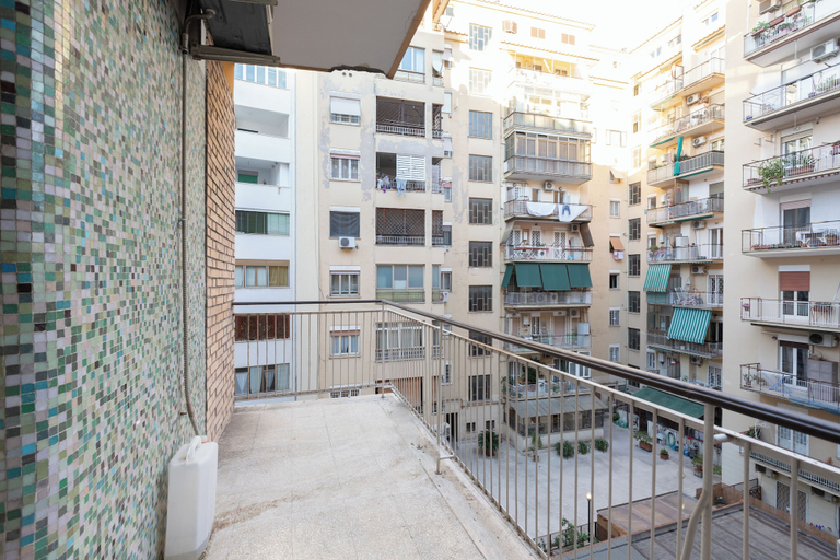 Others 5, Affittacamere Alpino 76, Rome
