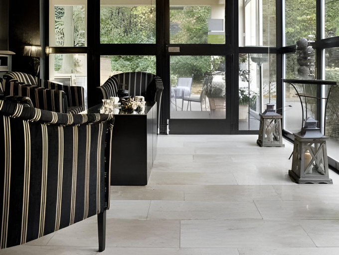 Public Area 4, Hotel Mardaga, Limburg