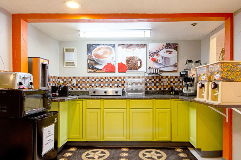 Food & Drinks 3, Americas Best Value Inn, Denton