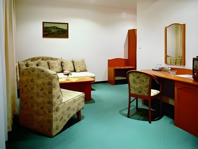 Bedroom 3, Hotel Dukla, Prešov