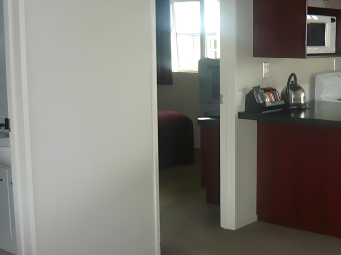 Bathroom 3, Avenue Motor Lodge, Timaru