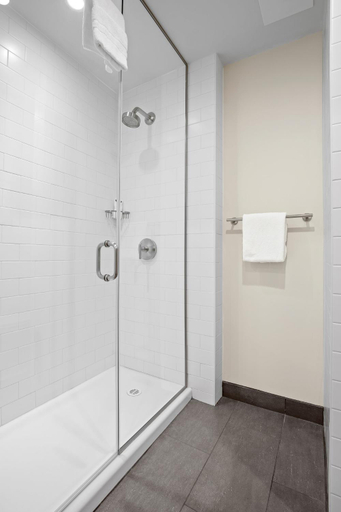 Bathroom 4, Mountain View Inn & Suites, Division No. 6