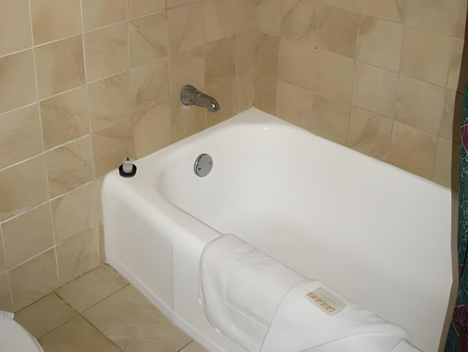 Bathroom 3, Arbor Inn Motor Lodge - Weymouth, Norfolk
