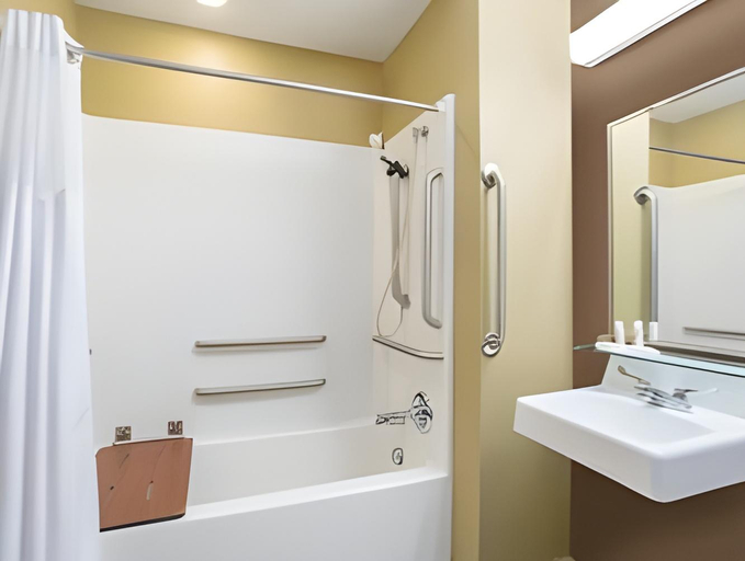 Bathroom 5, Microtel Inn & Suites by Wyndham Marietta, Washington