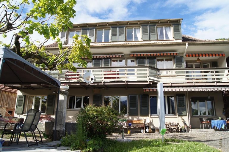 Exterior & Views