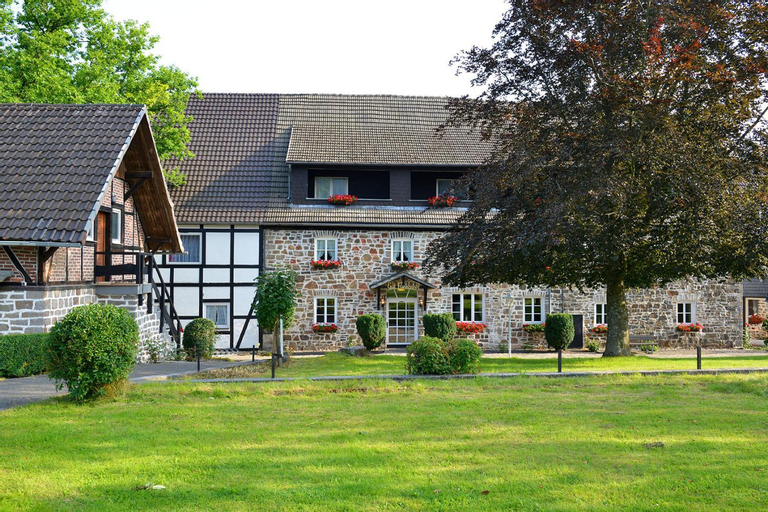 Exterior 1
