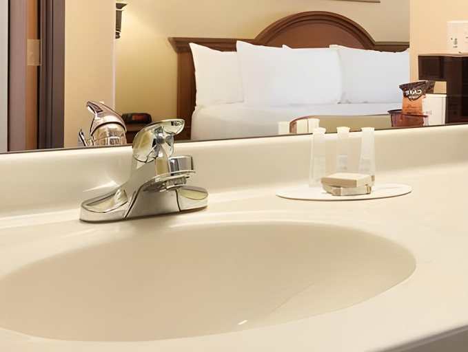 Bedroom 2, Pinedale Hotel & Suites, Sublette