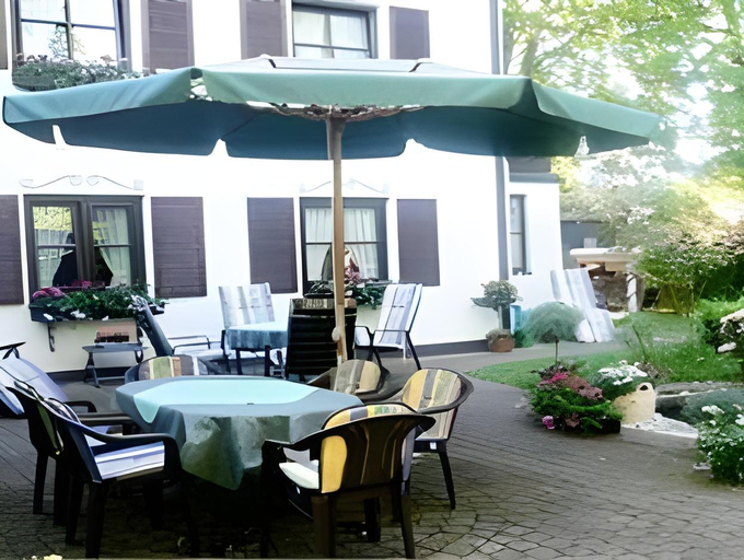 Others 5, Hotel Neuner, München
