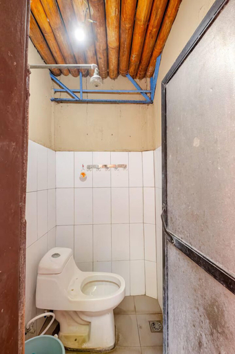 Bathroom 4, Junivsel's Beach House With Private Pool, Sariaya