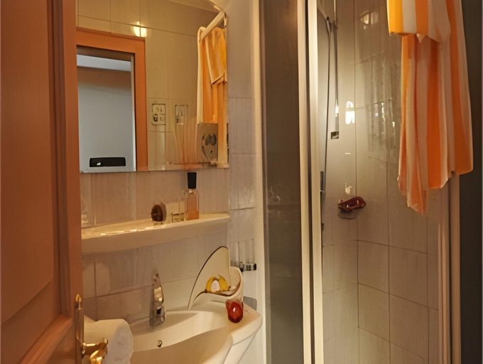 Bathroom 4, HUBER's Boutiquehotel, Schwaz