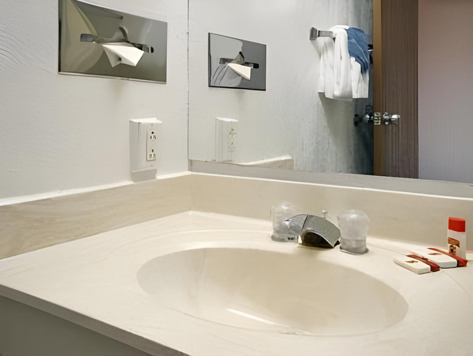 Bathroom 3, Super 8 by Wyndham Logansport, Cass