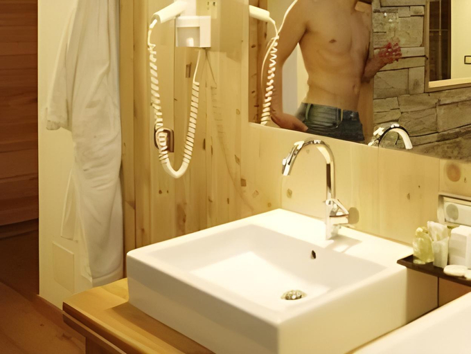 Bathroom 5, Hotel Cristallo - Wellness Mountain Living, Bolzano
