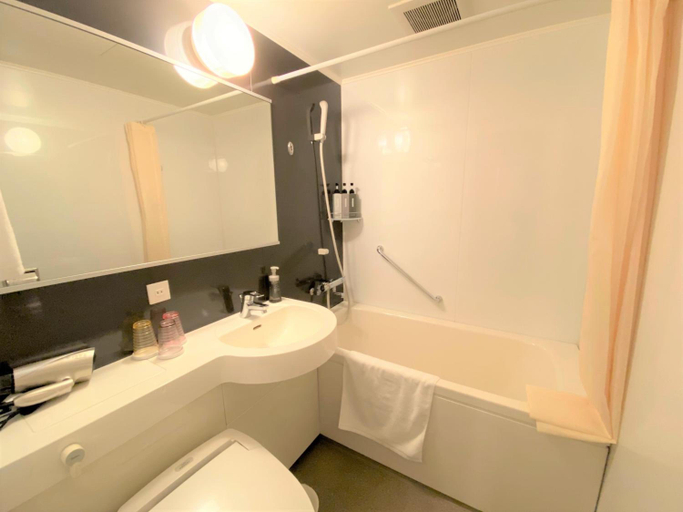 Bathroom 4, Keihan Sapporo Hotel, Sapporo