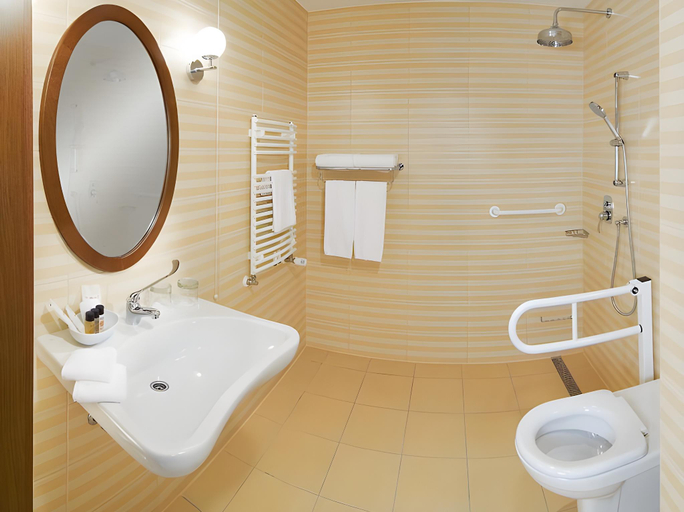 Bathroom 5, Mirage Medic Hotel, Budapesti