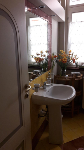 Bathroom 5