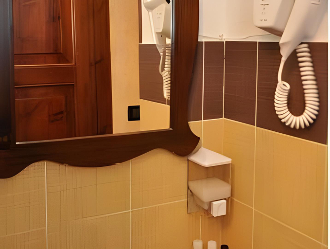 Bathroom 4, Rooms and Breakfast Zefiro, Trapani