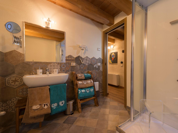 Bathroom 3, Chambres d'hotes La Moraine Enchantee, Aosta