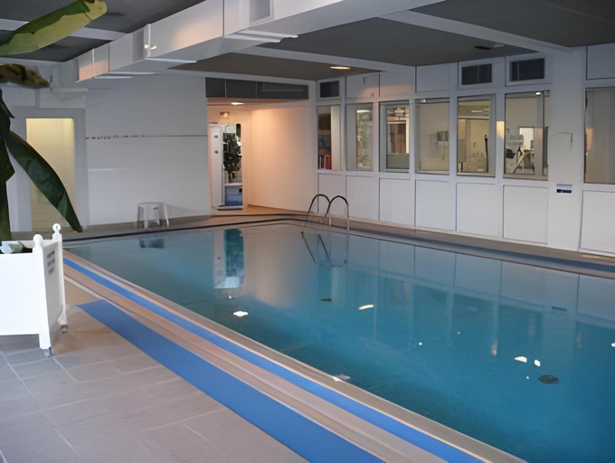 Sport & Beauty 2, Hotel Mercure Lyon L Isle D Abeau, Isère