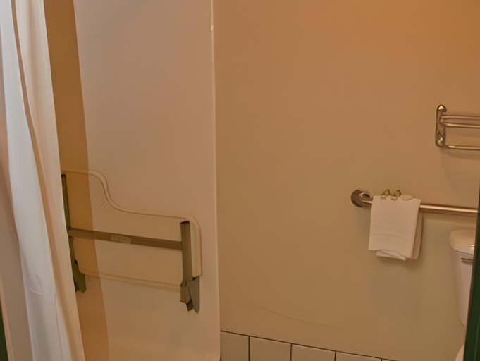 Bathroom 4, Travelodge by Wyndham Yuma, Yuma