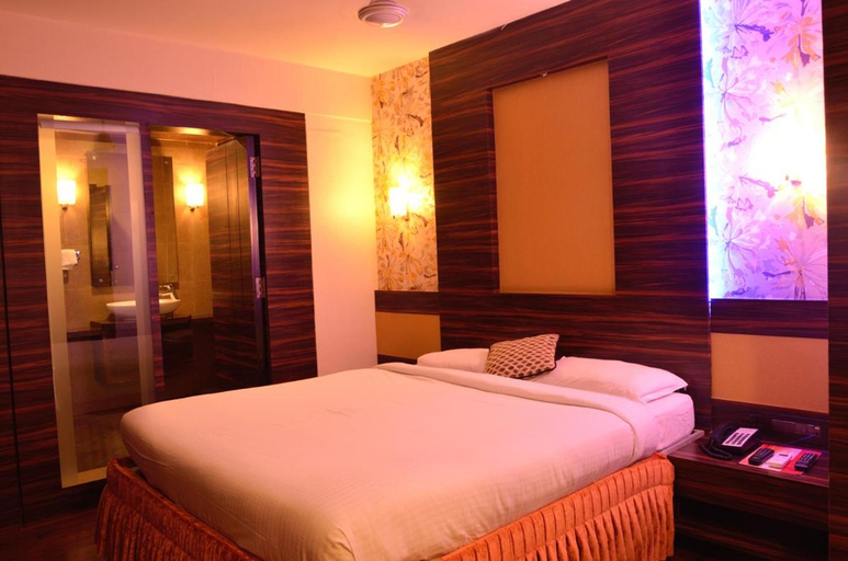 Bedroom 2, Hotel Privilege Inn, Mumbai Suburban