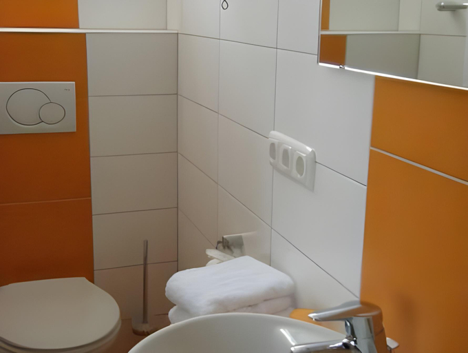 Bathroom 4, Landgasthof Haueis, Kulmbach