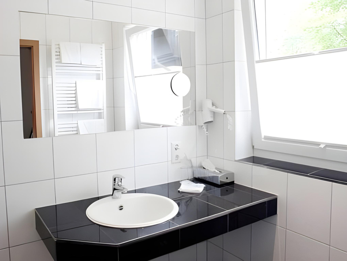 Bathroom 3, Hotel Tiek Superior, Emsland