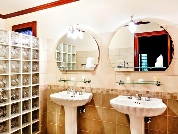 Bathroom 3, Hotel Villas Lirio, Aguirre